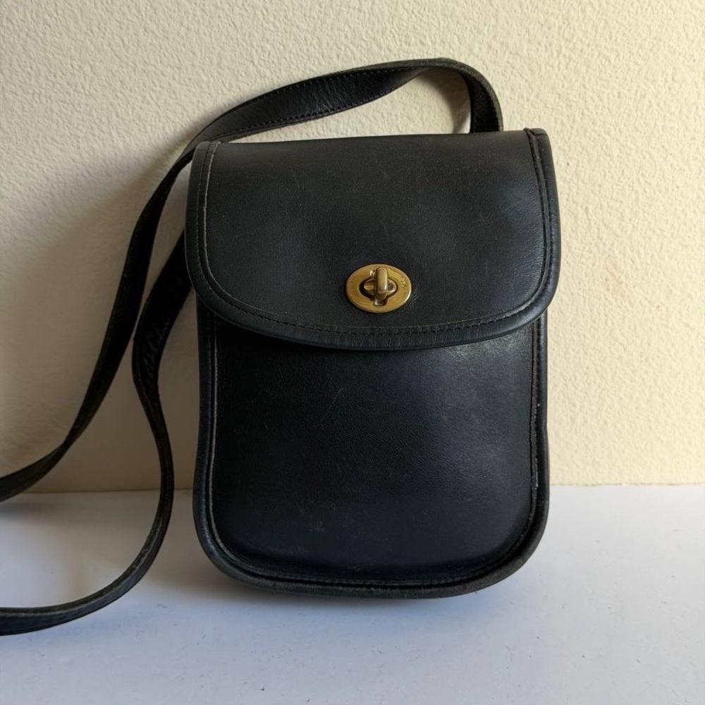 Vintage Coach Small Sidepack #9978 in Black Glove-tanned Leather